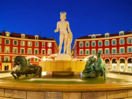 Photo de la place Massena vu de l'avenue Jean Médecin